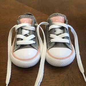 Converse shoes | size 5 toddler